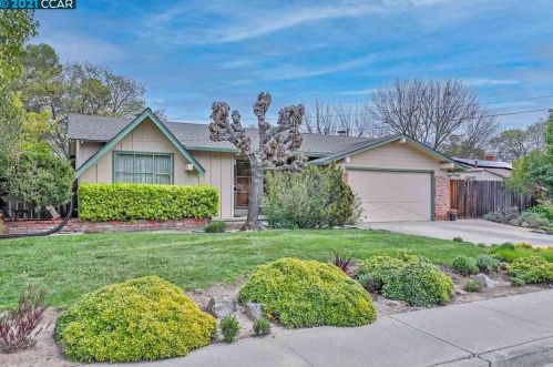 605 Maureen Ln, Concord, CA 94523-2719
