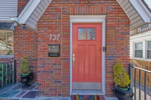 757 Broad St, Bloomfield, NJ 07003-2803