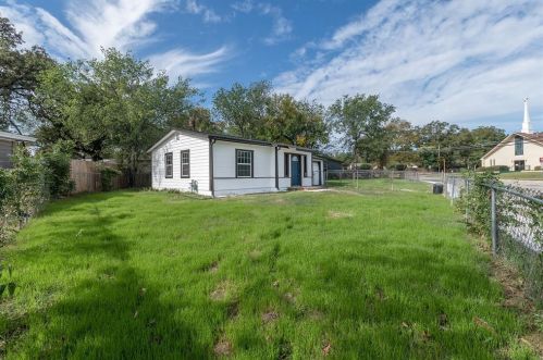 3908 Reed St, Fort Worth, TX 76119-1946