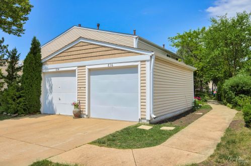 836 Oxford Pl, Wheeling, IL 60090-2622