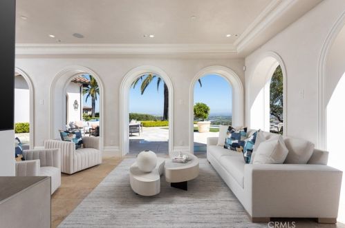 76 Golden Eagle, Irvine CA  92603-0309 exterior