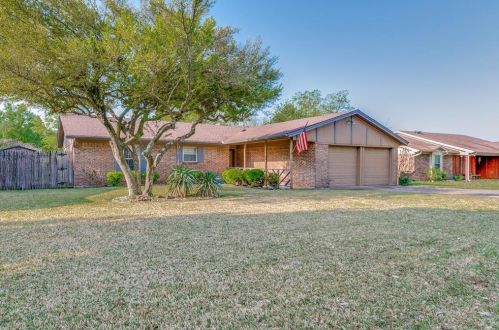 8604 Brook Ridge Dr, Fort Worth TX  76182 exterior