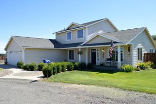 3305 99th Ave, Yakima, WA 98903-9273