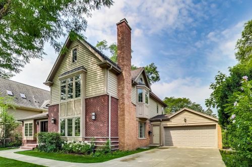 266 Latrobe Ave, Northfield, IL 60093-3517