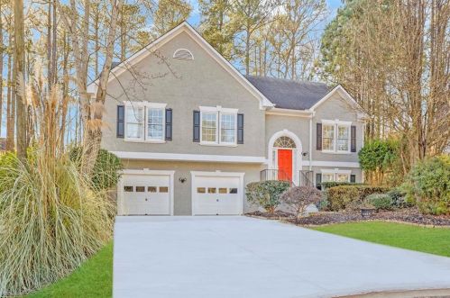 6815 Waters Edge Dr, Stone Mountain GA  30087-5461 exterior
