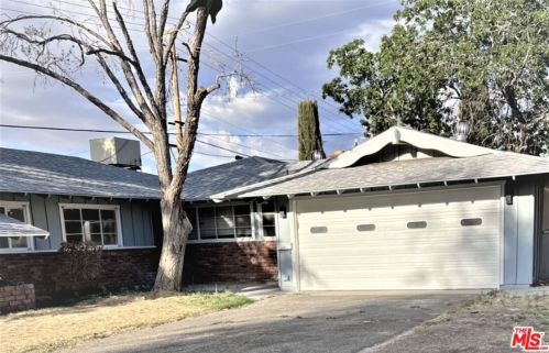 44328 13th St, Lancaster, CA 93535-3977