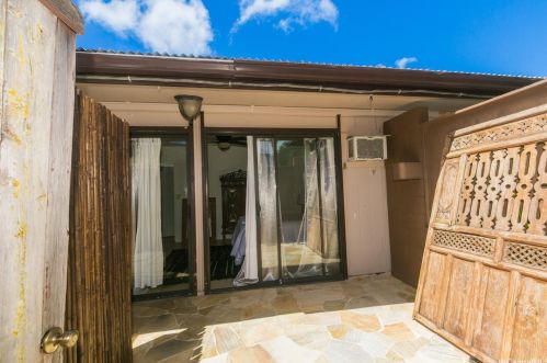 444 Halemaumau St, Honolulu HI  96821-2057 exterior
