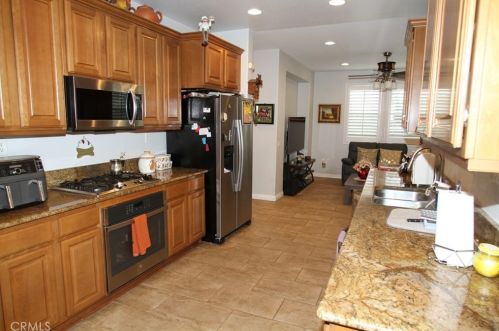 2660 Madison Cir, Anaheim CA  92801-4954 exterior