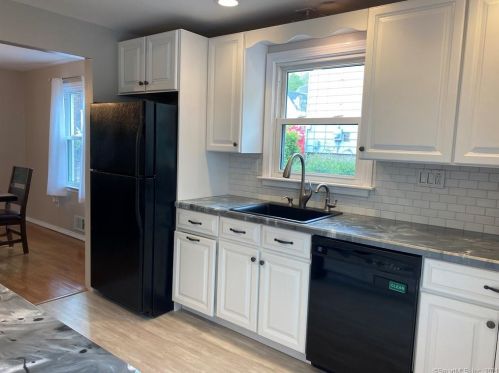 80 Barbara Rd, Middletown, CT 06457-2402
