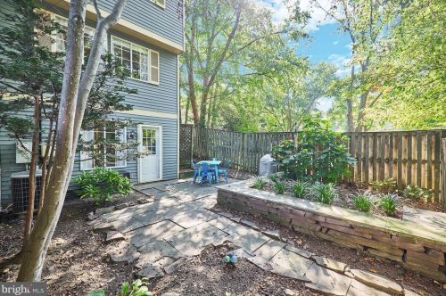 12135 Purple Sage Ct, Herndon, VA 20194-5605