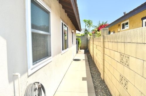 1808 Holbrook St, Anaheim CA  92807-1014 exterior
