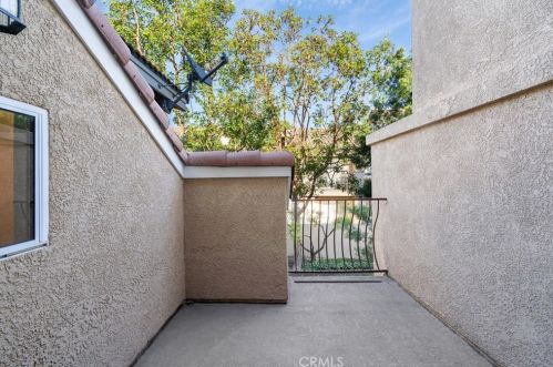 1091 Positano Ave, Anaheim CA  92808-1542 exterior