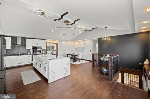 15460 Thoroughfare Rd, Gainesville, VA 20155-1844