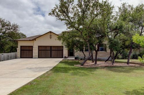 658 Goodnight Trl, Mount Sharp, TX 78620