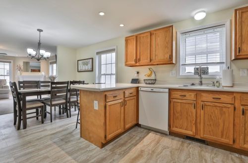 32 Barbara Ln, Hudson NH  03051-3770 exterior