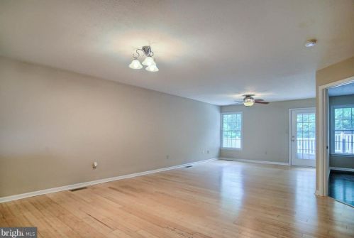 1734 Boxwood Ct, York, PA 17315-3798