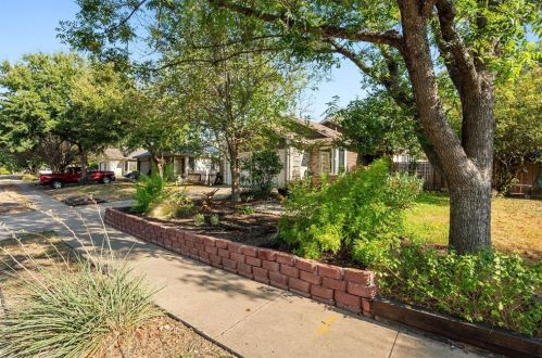 2202 Blalock Dr, Austin, TX 78758-2449
