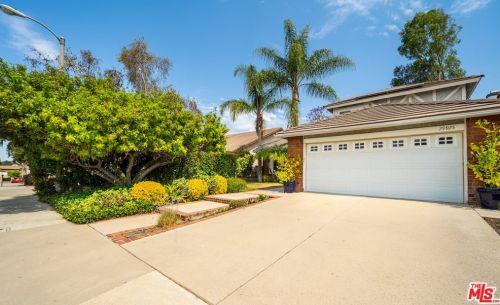 29925 Rainbow Crest Dr, Calabasas, CA 91301-4028