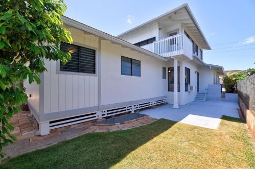 3248 Castle St, Honolulu HI  96815-3829 exterior