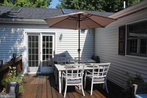 2482 Creek View Dr, Lancaster PA  17602-1451 exterior