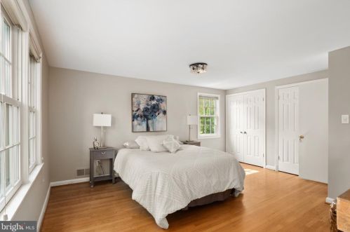 1423 Crestridge Dr, Silver Spring MD 20910-1535 exterior