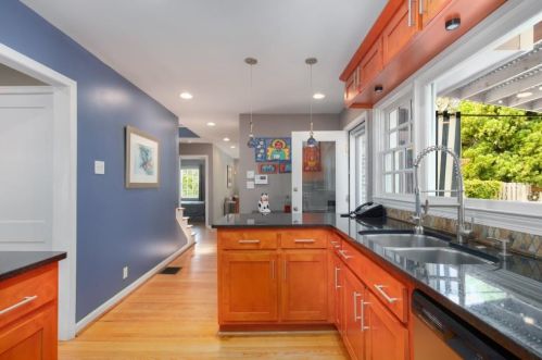 676 Hillpine Dr, Atlanta GA  30306-3277 exterior