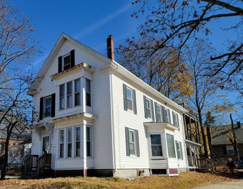 49 Main St, Lisbon, ME 04252-1528