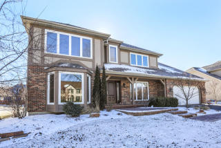 2696 Copperfield Dr, Naperville, IL 60565-4325