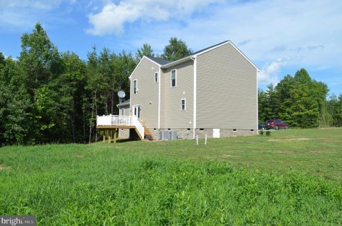 342 Ridge Rd, Bumpass, VA 23024-2740