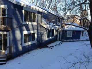 15801 Woodgate Rd, Hopkins, MN 55345-4535