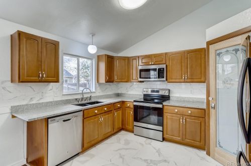 5262 Dearborn St, Denver CO 80239-6037 exterior