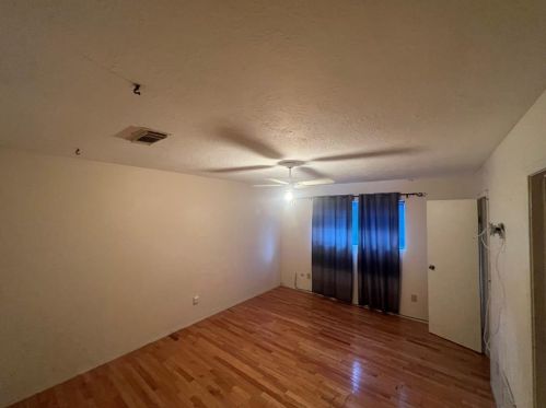 205 Bert St, Angleton TX 77515-5274 exterior