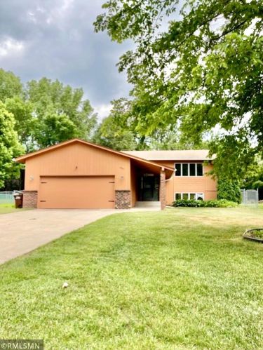 6861 35th St, Saint Paul, MN 55128-3109