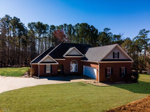 124 Riverbluff Dr, Lagrange, GA 30240-7570