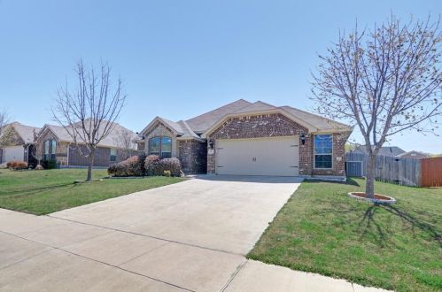 6337 Lake Side Dr, Fort Worth, TX 76135