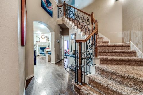 2914 Cowboy Dr, Dallas, TX 75237-3224