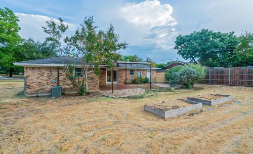 5104 Montrose Dr, Fort Worth TX  76114-2154 exterior