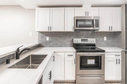 132 Jayton Ln, Encinitas, CA 92024-4237