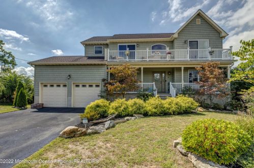 49 Bayside Pkwy, Middletown, NJ 07748-5677