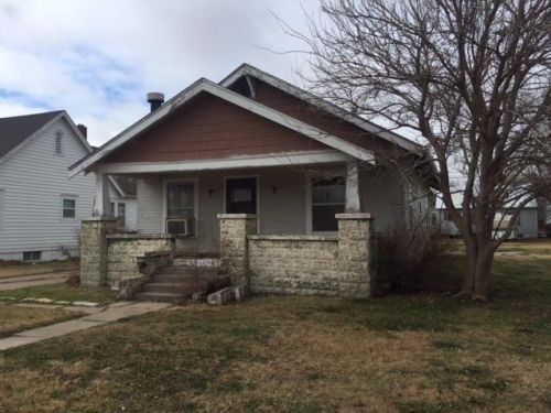 1207 Peace St, La Crosse, KS 67548-9506