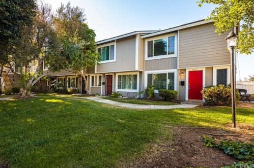 8372 El Arroyo Dr, Huntington Beach, CA 92647-7011