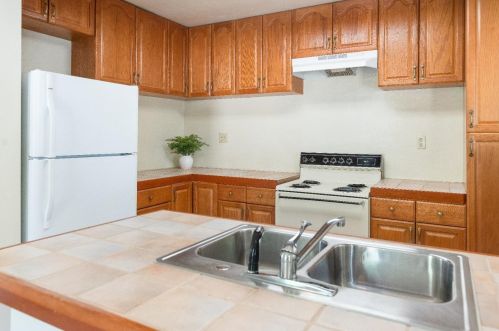 282 Daniels Dr, Auburn, CA 95603-3130