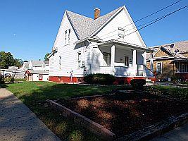 819 Vine St, Kewanee, IL 61443-1446