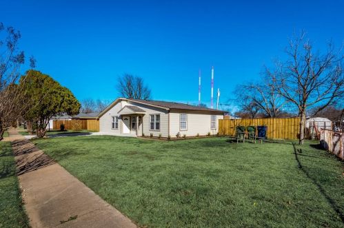 2204 Sharon Dr, Garland, TX 75041-1634