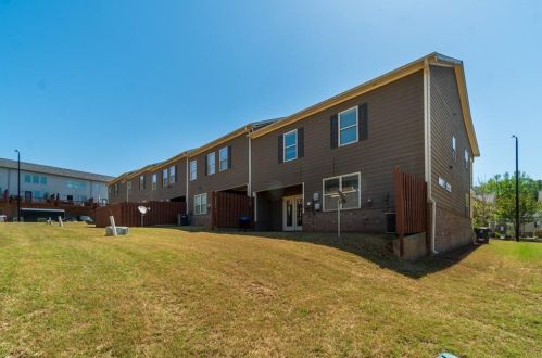 421 Fernbay Dr, Atlanta GA  30331-8957 exterior