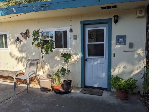 2096 Hoover Ave, Concord CA  94523-4645 exterior