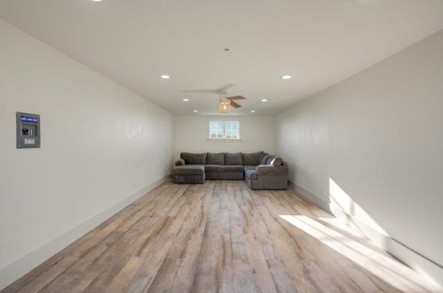 7670 Crews Rd, Gilroy CA  95020-9558 exterior