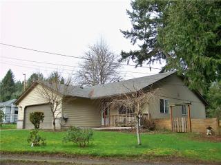 101 Stardust Ln, Kelso, WA 98626-5320