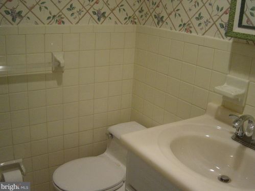 400 5 St, Philadelphia PA 19147-1508 exterior