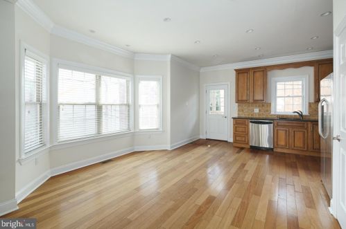 916 30th St, Philadelphia PA  19130-1136 exterior